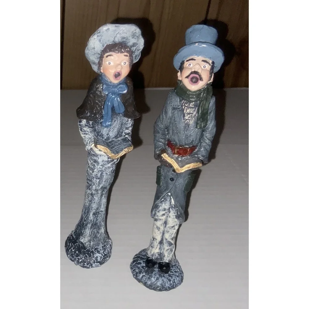Vintage Windsor Collectible Christmas Caroler Family  Wintery Attire Set 4 Resin